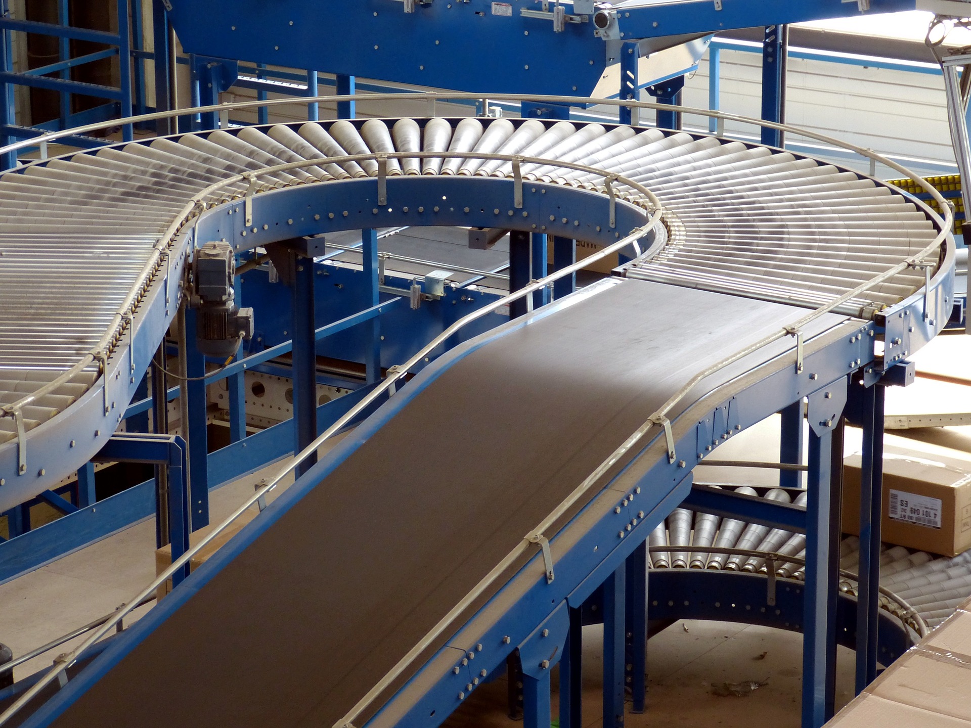 belt and roller conveyors